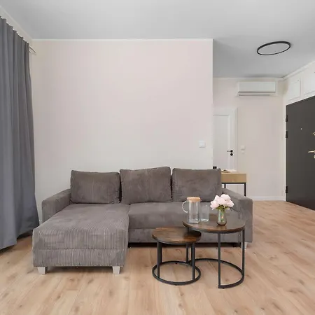 Modern With Air Conditioning And Parking By Renters Prestige * Βρότσλαβ