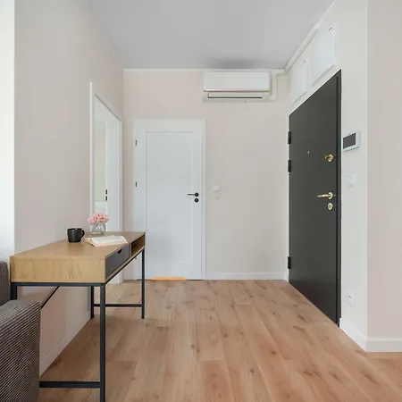 Modern With Air Conditioning And Parking By Renters Prestige Διαμέρισμα *