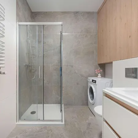 Διαμέρισμα Modern With Air Conditioning And Parking By Renters Prestige Βρότσλαβ